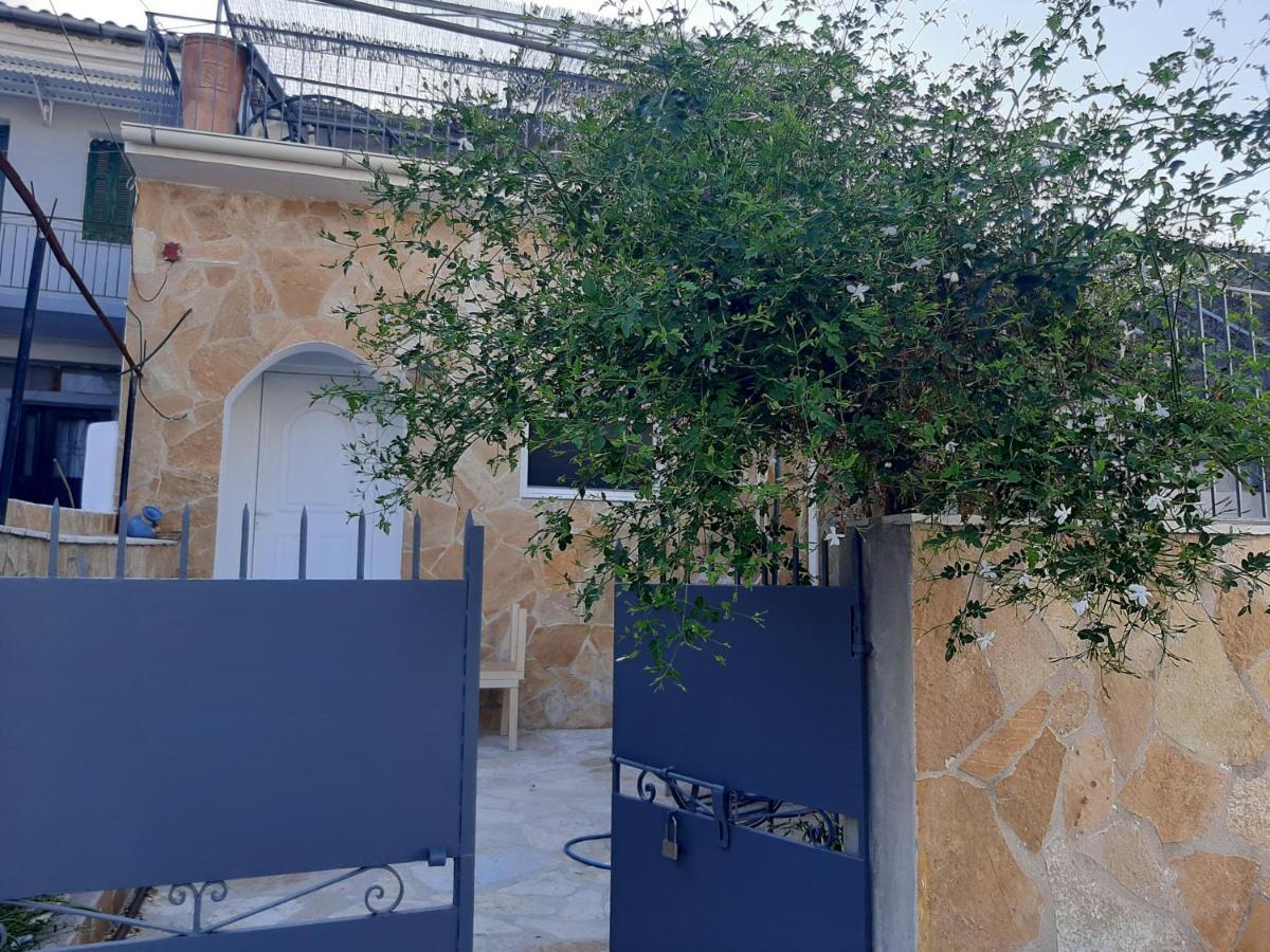Villa Aspros - Traditionell, Ruhig Und Strandnah Λιαπάδες Εξωτερικό φωτογραφία